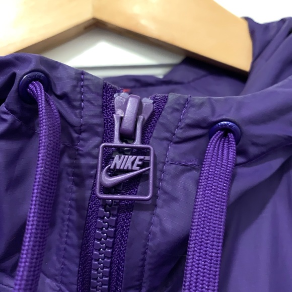 Nike women’s two-tone color block windbreaker! - Picture 4 of 5